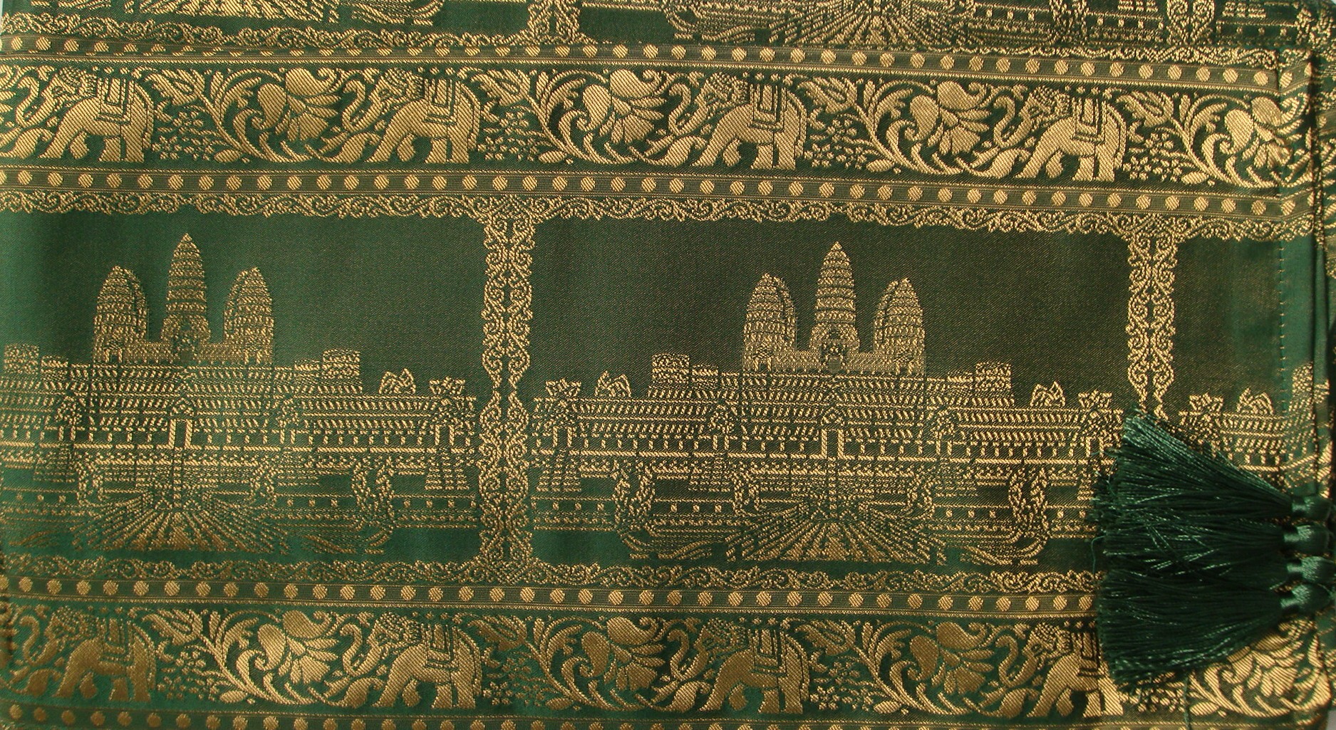 Temple Design Emerald Green Detail(2)