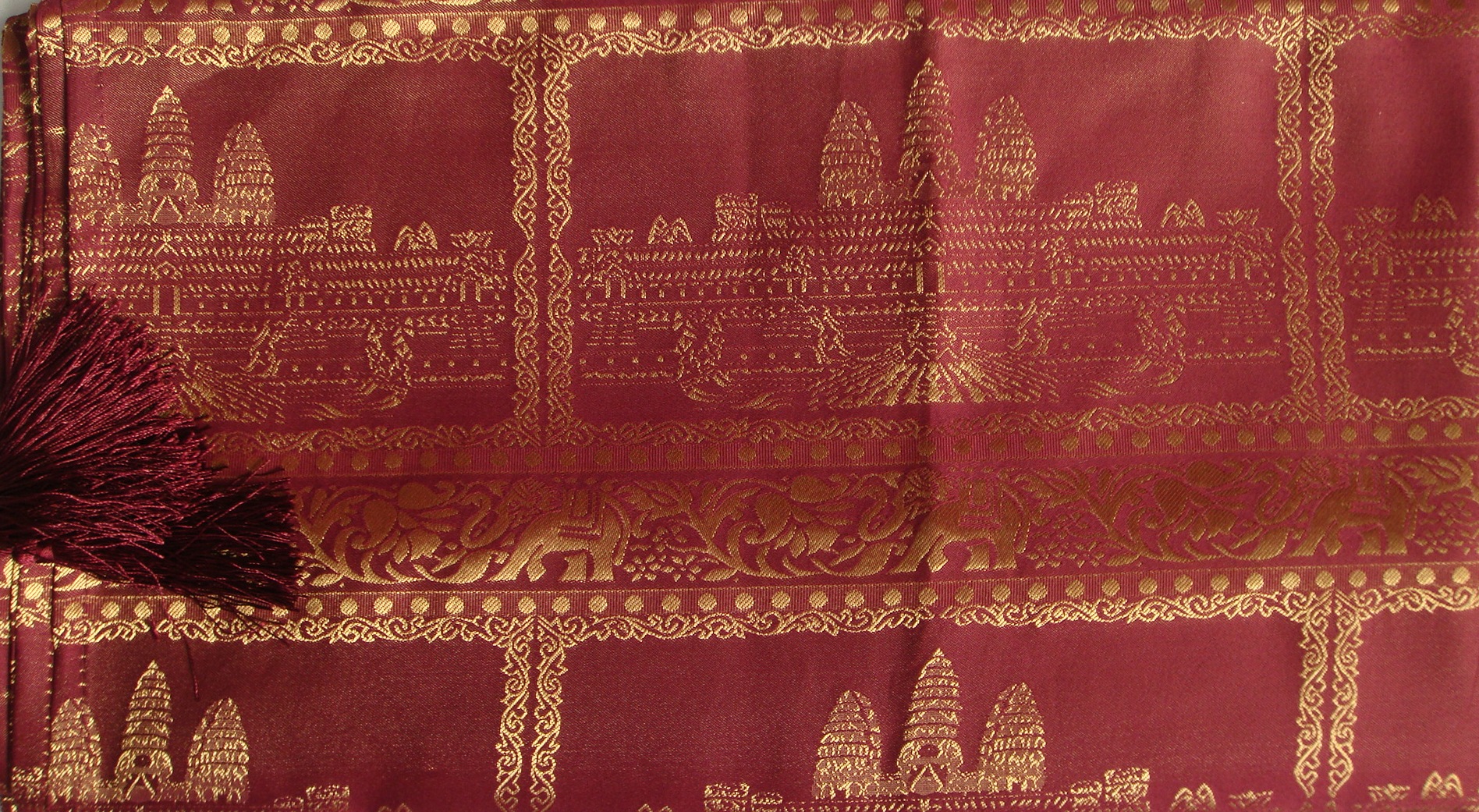 Temple Design Maroon Detail