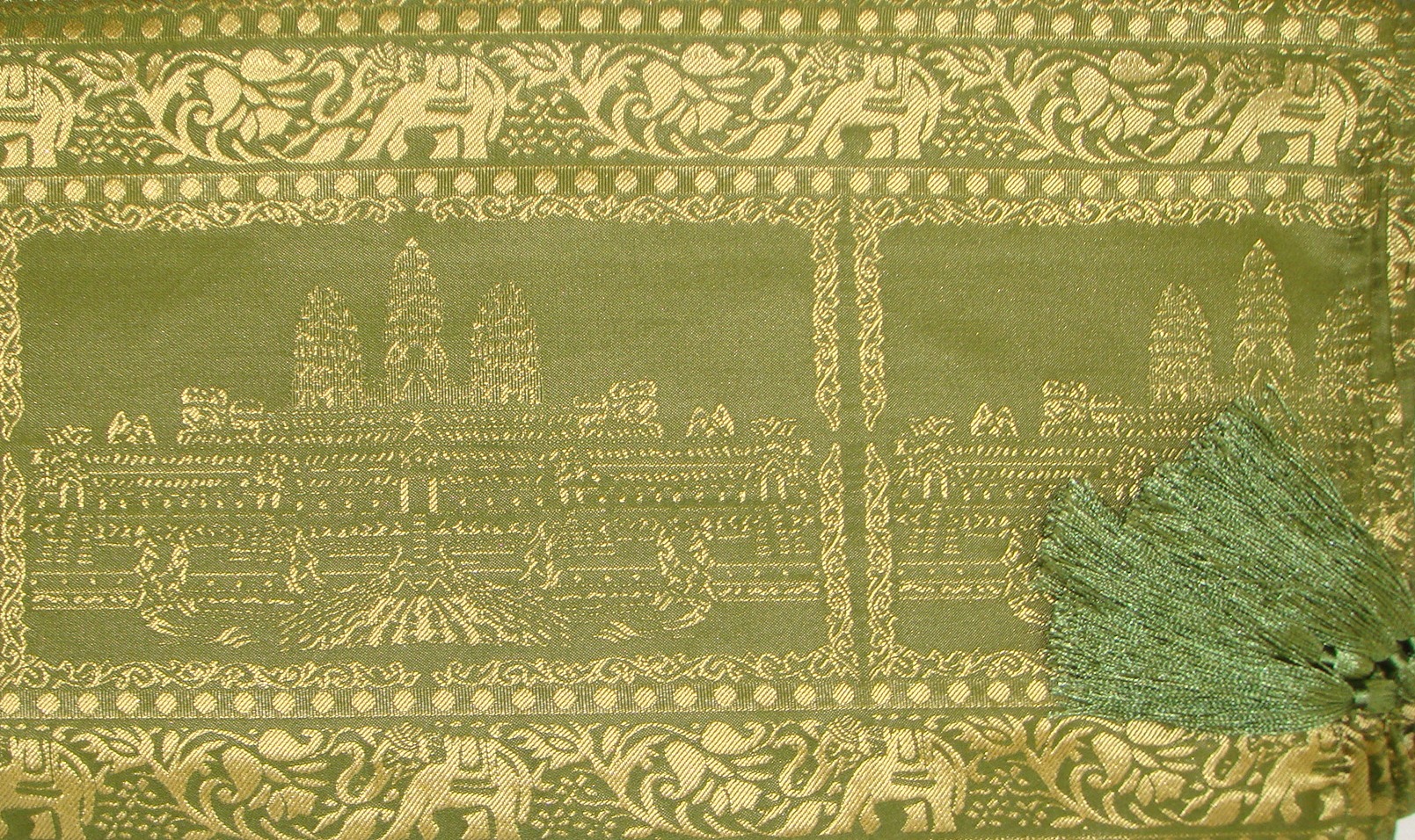 Temple Design Olive Green Detail
