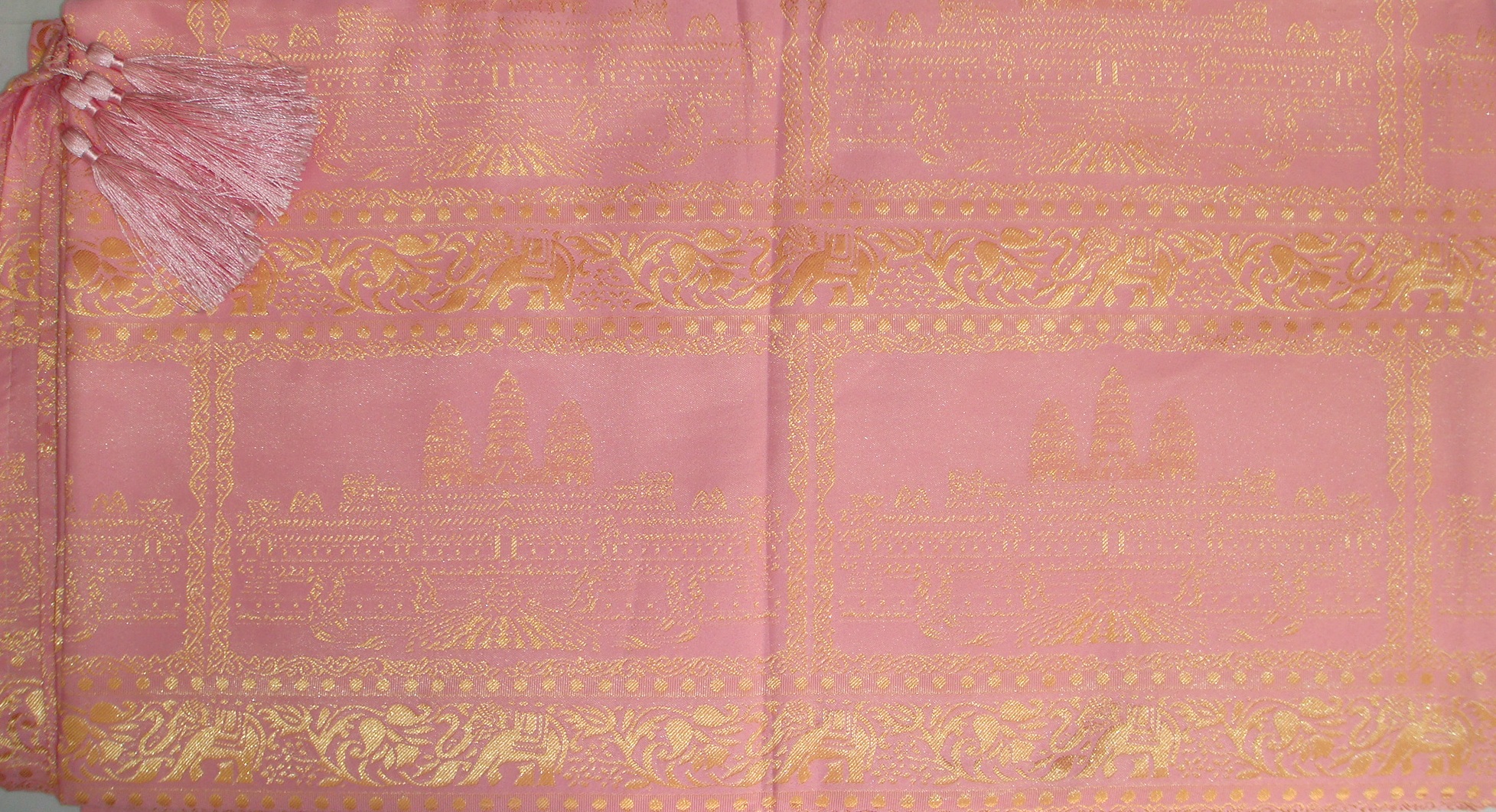 Temple Design Pale Pink Detail