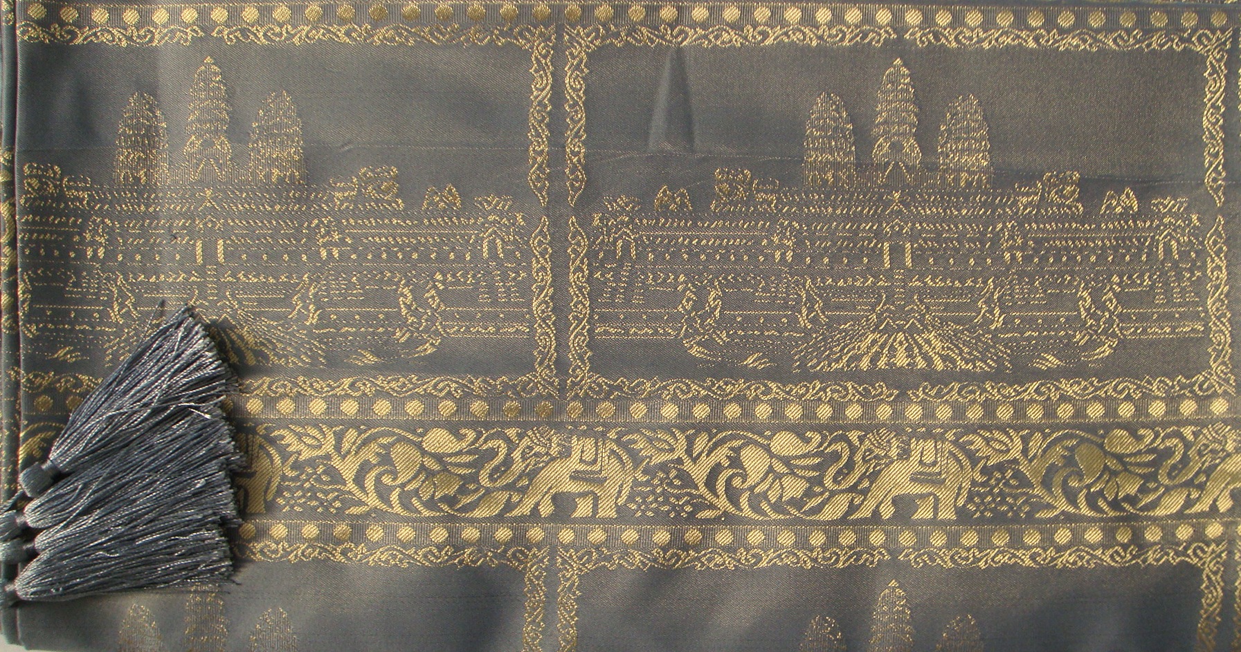 Temple Design Silver Detail no flash