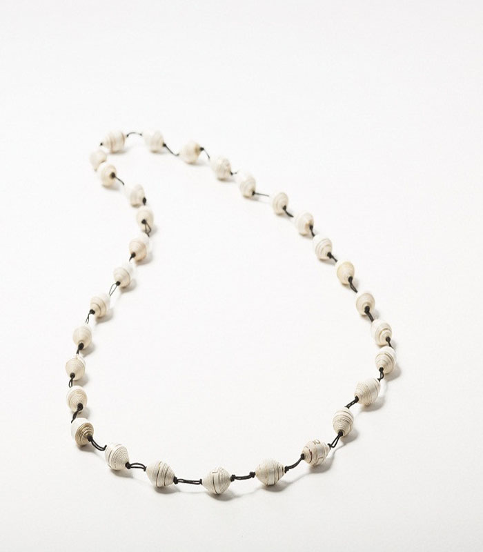 _0015_Magazine Candy Cane Necklace White